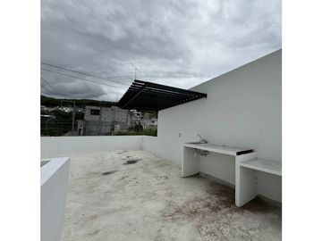 CASA ESPACIOSA EN LADERAS DE LA LOMA