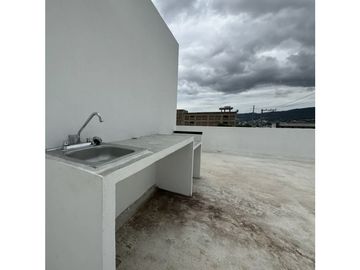 CASA ESPACIOSA EN LADERAS DE LA LOMA