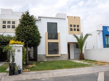 VENTA DE CASA EN PRIVADA COLORIN EN BOSQUES RESIDENCIAL ZINACANTEPEC