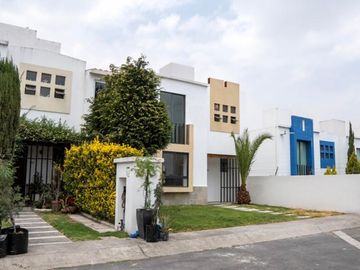 VENTA DE CASA EN PRIVADA COLORIN EN BOSQUES RESIDENCIAL ZINACANTEPEC