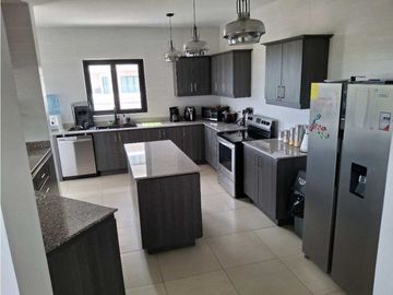 APARTAMENTO A LA VENTA PH LAS OLAS 2 VISTA MAR SAN CARLOS