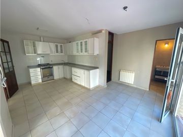 Casa de estilo, inmejorable estado, totalmente reciclada.