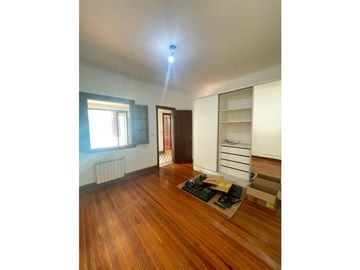 Casa de estilo, inmejorable estado, totalmente reciclada.