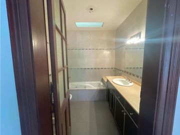 Casa de estilo, inmejorable estado, totalmente reciclada.