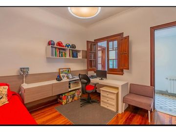 Casa de estilo, inmejorable estado, totalmente reciclada.