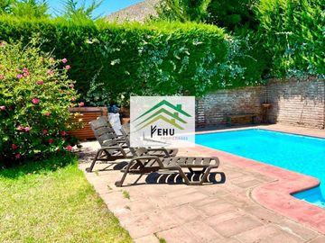SE VENDE CASA DE ENSUEÑO EN LOMAS DE LO AGUIRRE, SANTIAGO