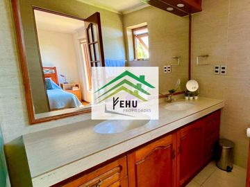 SE VENDE CASA DE ENSUEÑO EN LOMAS DE LO AGUIRRE, SANTIAGO