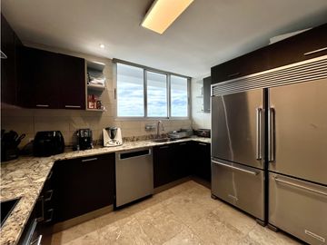 PENTHOUSE EN AVENIDA BALBOA - VENTA