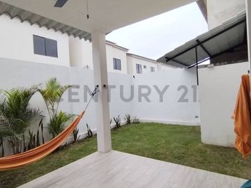 Venta Casa 4 Dorm. en Urb. Costalmar II, Vía a la Costa H.Cho