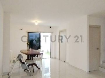 Venta Casa 4 Dorm. en Urb. Costalmar II, Vía a la Costa H.Cho