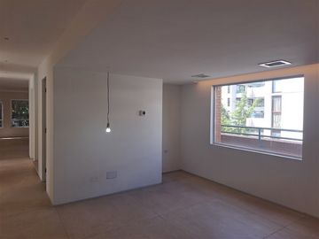 Oficina en Venta en Luis Carrara con las Hualtatas