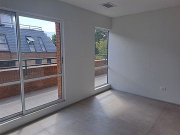Oficina en Venta en Luis Carrara con las Hualtatas