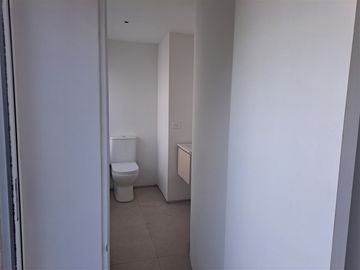 Oficina en Venta en Luis Carrara con las Hualtatas