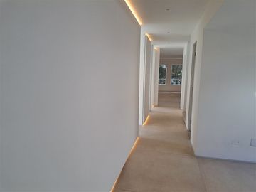 Oficina en Venta en Luis Carrara con las Hualtatas