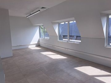Oficina en Venta en Luis Carrara con las Hualtatas