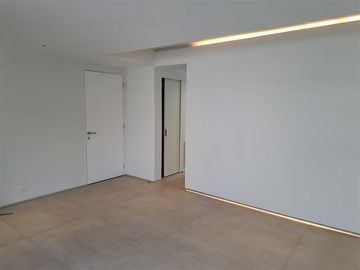 Oficina en Venta en Luis Carrara con las Hualtatas