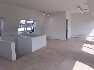 Oficina en Venta en Luis Carrara con las Hualtatas