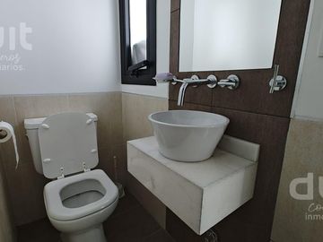 Duplex en Housing de Miradores, totalmente central!