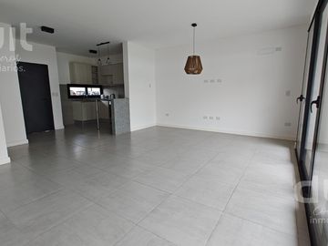 Duplex en Housing de Miradores, totalmente central!
