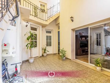 Venta casa en Boedo 5 ambientes 240M² construidos sobre terreno lote de 146M² USAB2 454M² vendibles