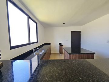 ¡Entrega Inmediata! Casa en Venta en Cholul al Norte de Mérida
