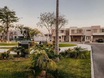¡Entrega Inmediata! Casa en Venta en Cholul al Norte de Mérida