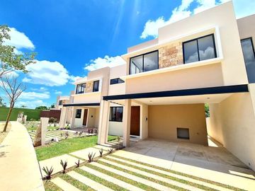 ¡Entrega Inmediata! Casa en Venta en Cholul al Norte de Mérida