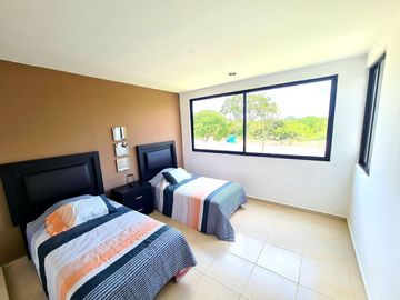 ¡Entrega Inmediata! Casa en Venta en Cholul al Norte de Mérida