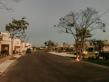 ¡Entrega Inmediata! Casa en Venta en Cholul al Norte de Mérida
