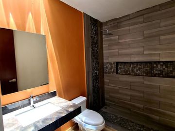¡Entrega Inmediata! Casa en Venta en Cholul al Norte de Mérida