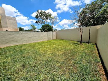 ¡Entrega Inmediata! Casa en Venta en Cholul al Norte de Mérida