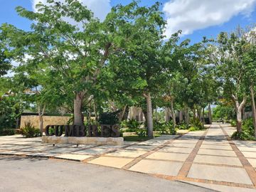 ¡Doble Altura! Casa en Venta en Privada Residencial al Norte de Mérida
