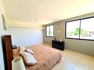 ¡Doble Altura! Casa en Venta en Privada Residencial al Norte de Mérida