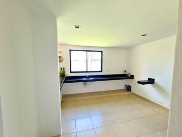 ¡Doble Altura! Casa en Venta en Privada Residencial al Norte de Mérida
