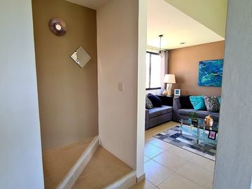 ¡Doble Altura! Casa en Venta en Privada Residencial al Norte de Mérida