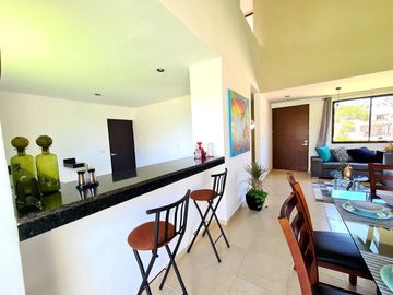¡Doble Altura! Casa en Venta en Privada Residencial al Norte de Mérida
