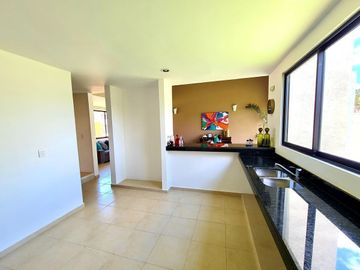 ¡Doble Altura! Casa en Venta en Privada Residencial al Norte de Mérida