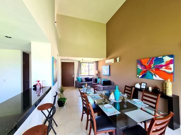 ¡Doble Altura! Casa en Venta en Privada Residencial al Norte de Mérida