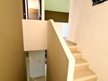 ¡Doble Altura! Casa en Venta en Privada Residencial al Norte de Mérida
