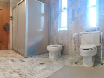 SE VENDE EXCELENTE CASA EN CERRADA EN TECAMACHALCO (V)