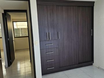 CASA USADA EN VENTA, LOMAS DE LAS ESTRELLAS, COL. LOMAS RESIDENCIAL, PACHUCA, HGO.