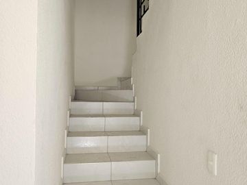 CASA USADA EN VENTA, LOMAS DE LAS ESTRELLAS, COL. LOMAS RESIDENCIAL, PACHUCA, HGO.