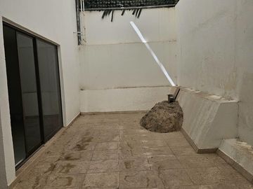 CASA USADA EN VENTA, LOMAS DE LAS ESTRELLAS, COL. LOMAS RESIDENCIAL, PACHUCA, HGO.