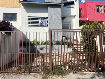 CASA USADA EN VENTA, LOMAS DE LAS ESTRELLAS, COL. LOMAS RESIDENCIAL, PACHUCA, HGO.