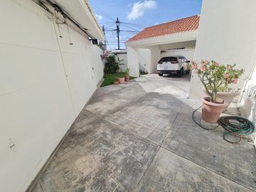 CASA DUPLEX EN VENTA. RESIDENCIAL. 4 RECAMARAS. CARMEN, CAMPEECHE.