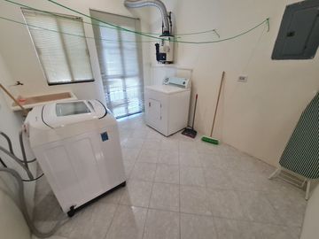 CASA DUPLEX EN VENTA. RESIDENCIAL. 4 RECAMARAS. CARMEN, CAMPEECHE.