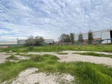 Industrial en Venta en Ubicado en calle Vista Hermosa con Av lo espejo, a pocas cuadras de Mall Plaza oeste