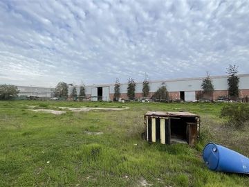 Industrial en Venta en Ubicado en calle Vista Hermosa con Av lo espejo, a pocas cuadras de Mall Plaza oeste