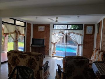 CASA EN VENTA EN CUAUTLA MORELOS, (LAS BRISAS) FRENTE A CENTRAL DE ABASTO.