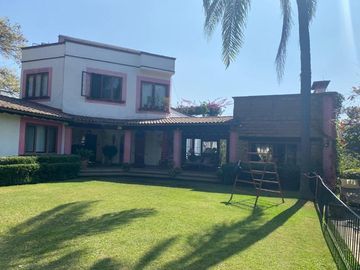 Preciosa casa de verano en camino a Tenampa